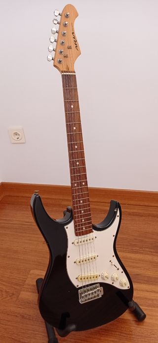 Guitarra Eléctrica Aria STG Series y amplificador
