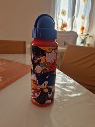 Borraccia Sonic con tappo blu
