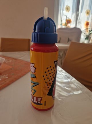 Borraccia Sonic con tappo blu

