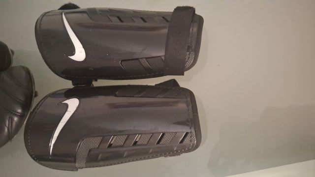 Rodilleras Fútbol Nike Negras