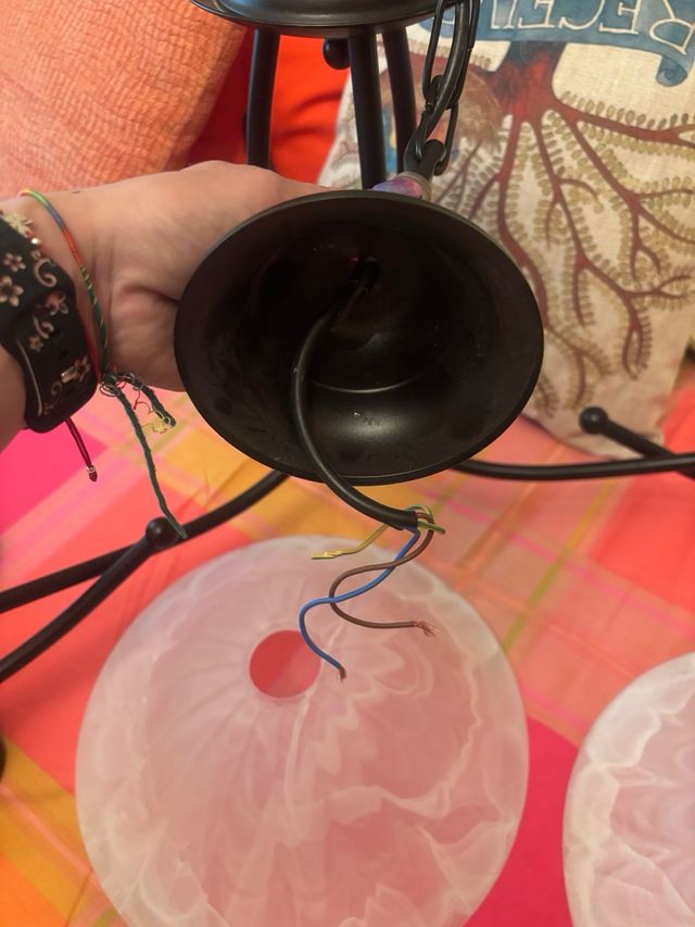 Lámpara de techo con tulipas de cristal