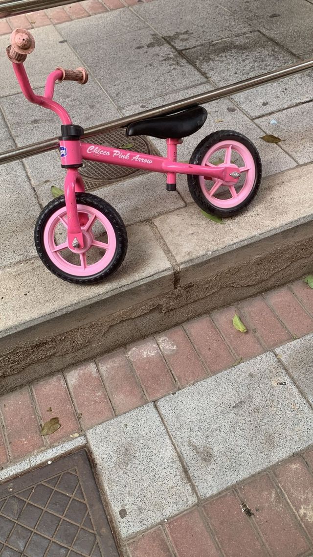 Bicicleta Chicco sin pedales de 2 a 5 años