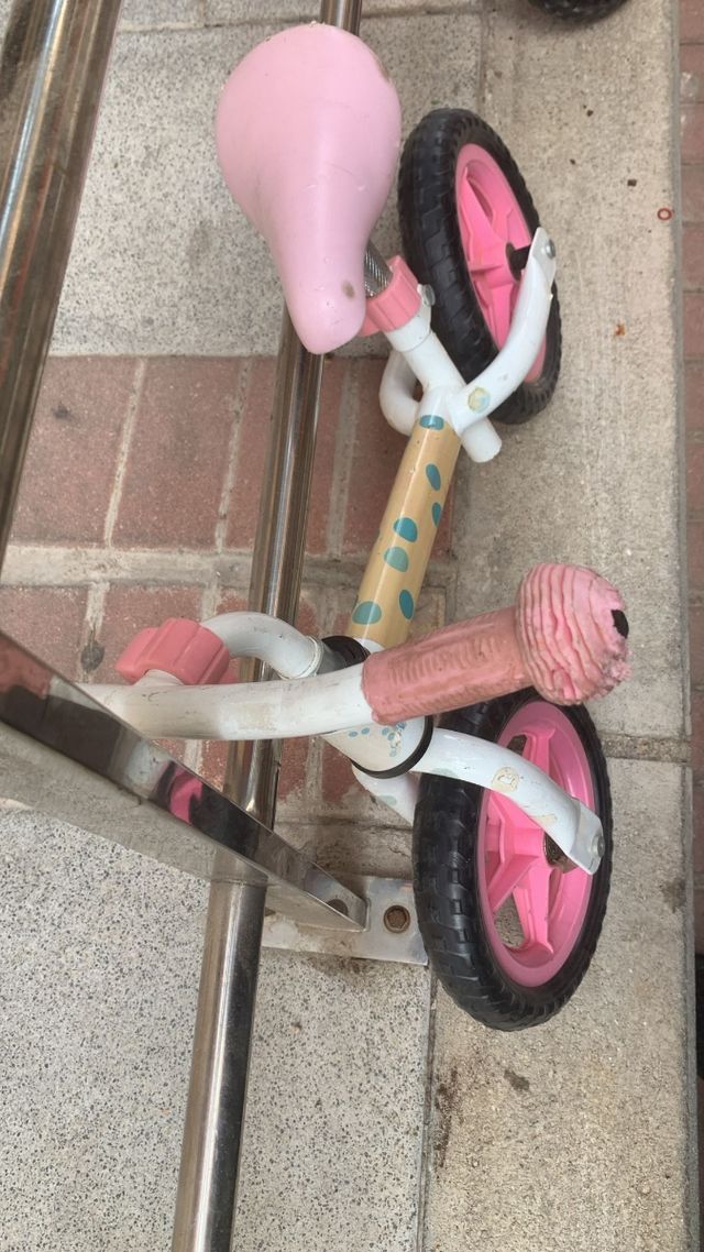 Bicicleta Chicco sin pedales de 2 a 5 años