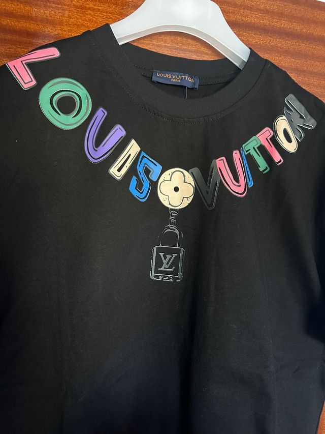 Camiseta Louis Vuitton Negra