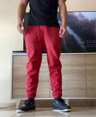 Pantalones deportivos rojos