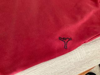 Pantalones deportivos rojos