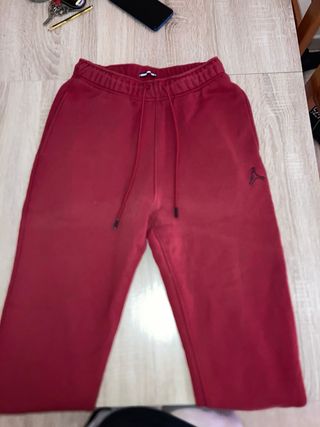 Pantalones deportivos rojos