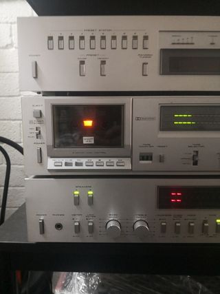  Akai  amplificador cassette plato radio altavoces