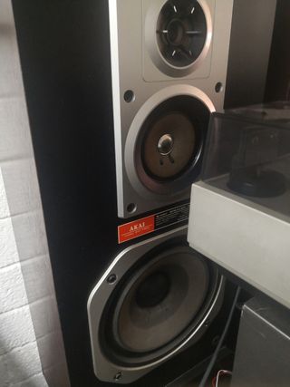  Akai  amplificador cassette plato radio altavoces