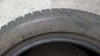 Neumático de invierno Bridgestone 205/55 R16