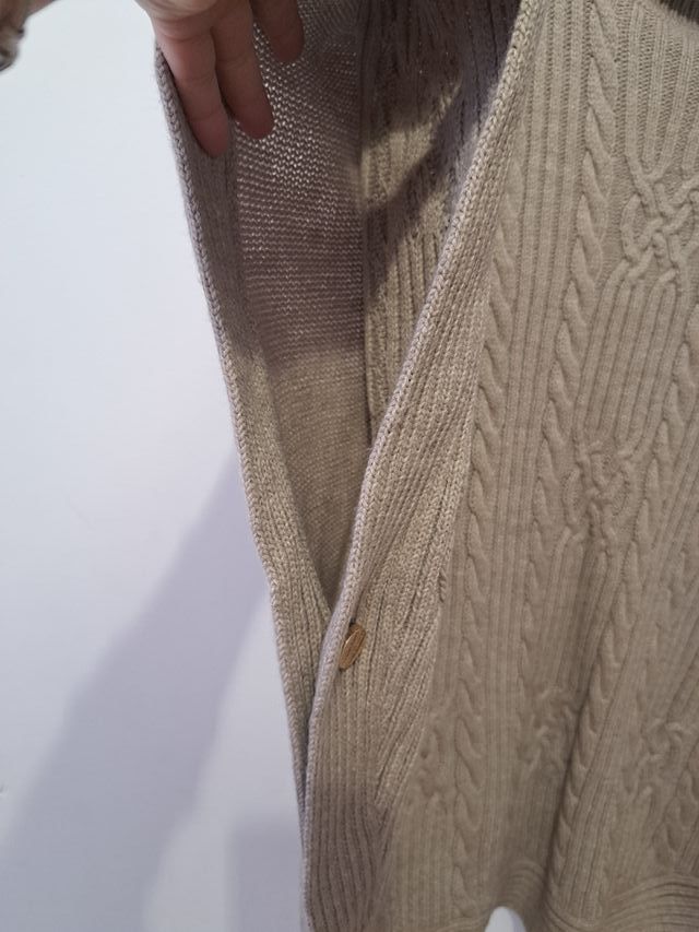 Poncho de punto beige talla M