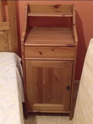 Comodino in legno