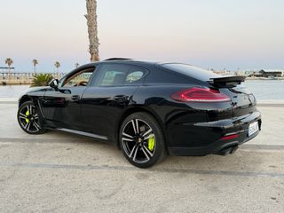 Porsche Panamera GTS 2024INTERIOR 300CV 127.600km