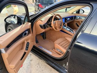 Porsche Panamera GTS 2024INTERIOR 300CV 127.600km