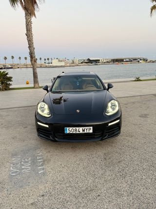 Porsche Panamera GTS 2024INTERIOR 300CV 127.600km