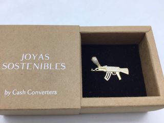colgante oro 18k con piedra con circonita