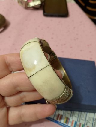 Bracciale vintage indiano in osso e ottone 