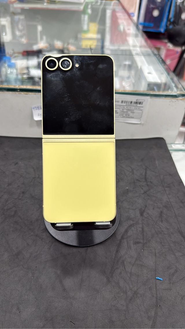 Samsung Flip 6 Amarillo