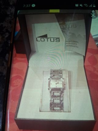 Reloj Lotus Plata y Blanco