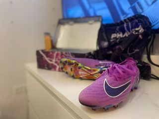 Botas de fútbol edición limitada
Talla 40