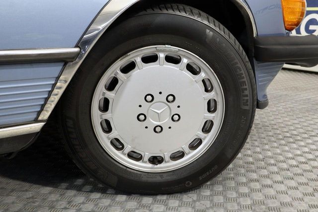 Mercedes Benz Clase SL 560 SL V8 AUT Historico