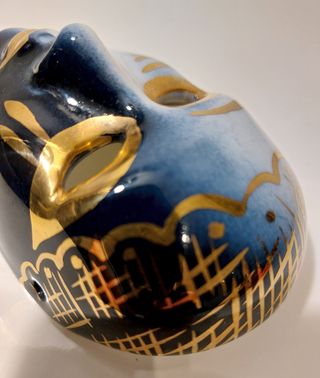 Máscara Veneciana porcelana con Oro de ley 1970