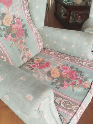 2 Sillones Orejeros y Puff a Juego