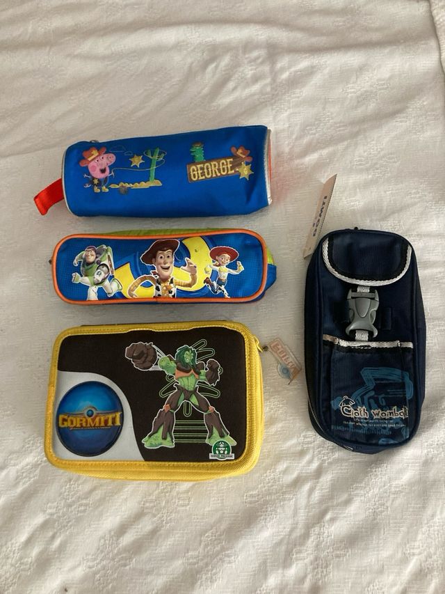 ESTUCHES Y NECESERES.