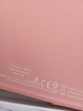 Teclado Logitech Keys-To-Go Rosa