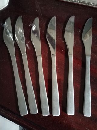 Set 6 coltelli da tavola in metallo