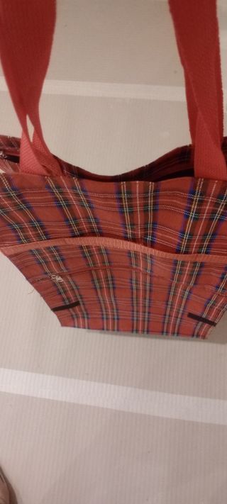 Carrellino per la spesa a quadri rossi