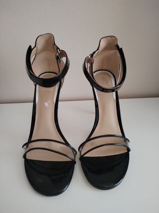 Zapatos de tacón Guess negros