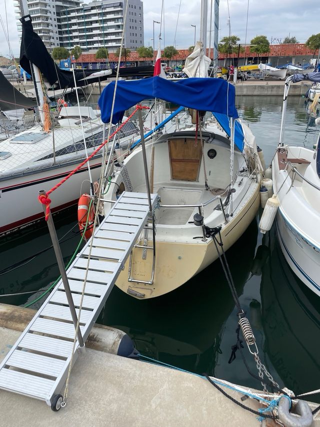 Velero listo para navegar