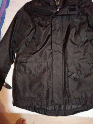 Cazadora impermeable y abrigada
