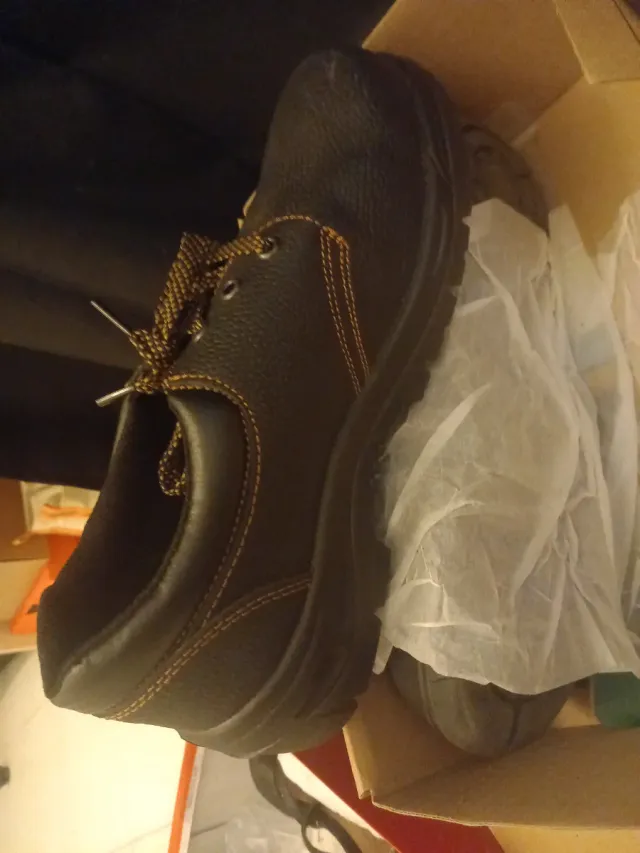 Calzado de seguridad SCALA P702IW4