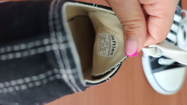 Zapatillas estilo Converse Negras y Blancas