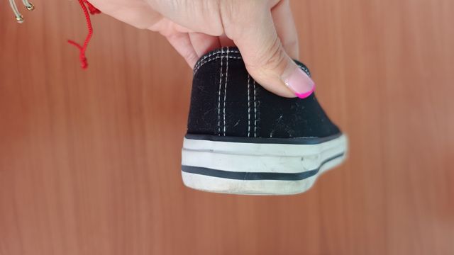 Zapatillas estilo Converse Negras y Blancas