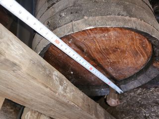 Barricas de vino en uso