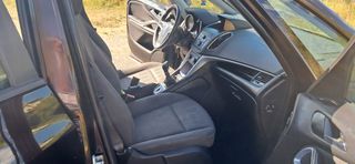 Opel Zafira Tourer 2015