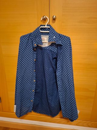 Camisa azul estampada talla L