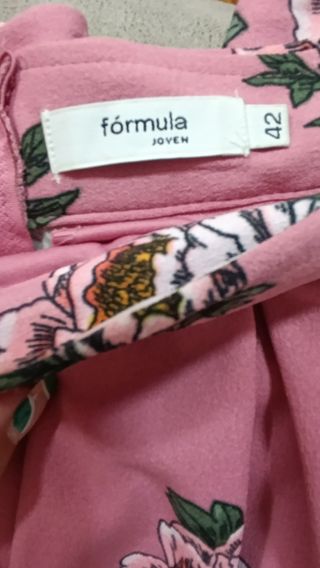 Falda corta floral rosa