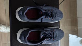 Zapatillas deportivas Skechers azules de lujo.