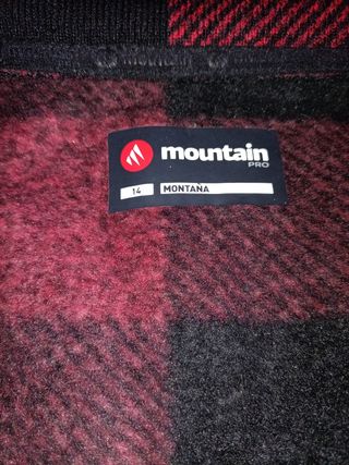 Chaqueta Forromountain .cuadros roja y negra.Nueva