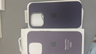 Funda iPhone 14 Pro Silicona MagSafe Morado