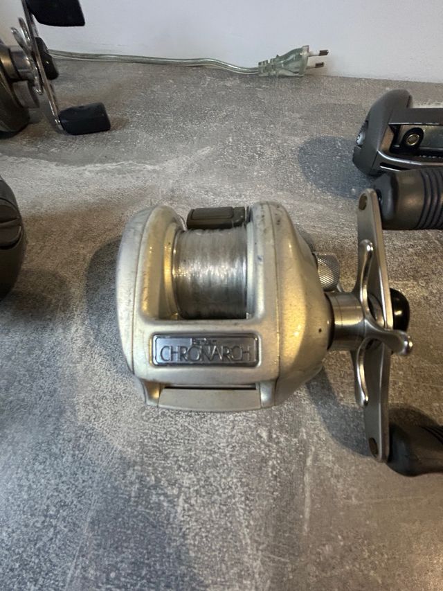 Lote 6 carretes pesca bass 200€