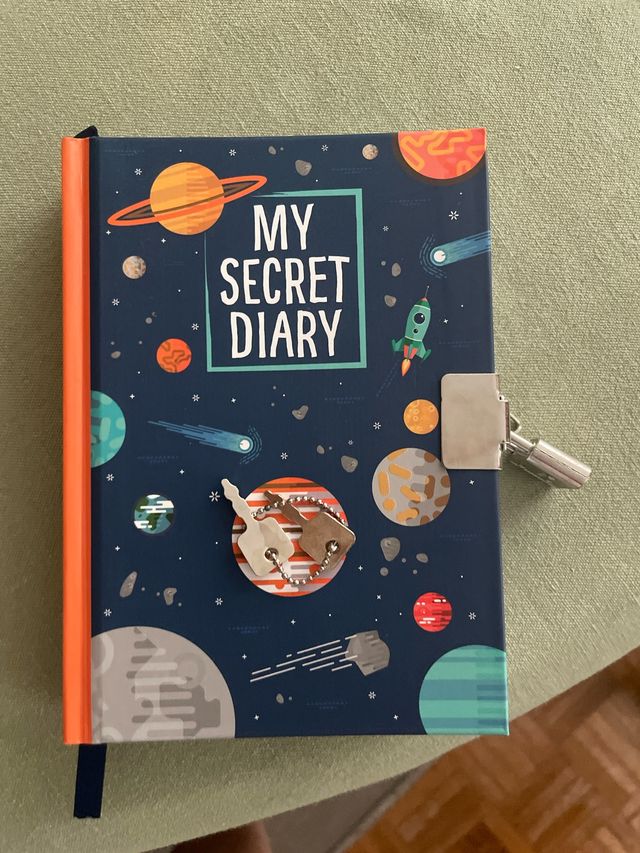 diario secreto con candado y llaves