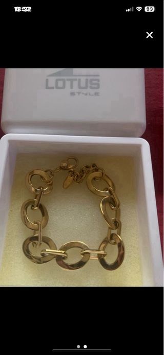 Pulsera Lotus Style Dorada con estuche 