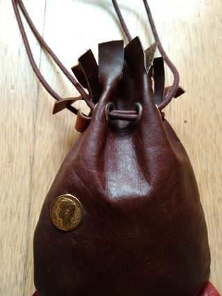 Bolsita de cuero medieval