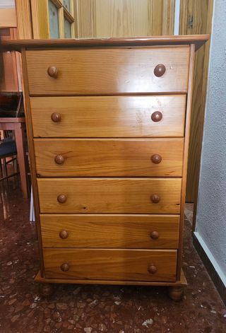 Cómoda de madera maciza