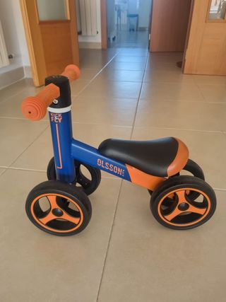 Bicicleta infantil azul y naranja
